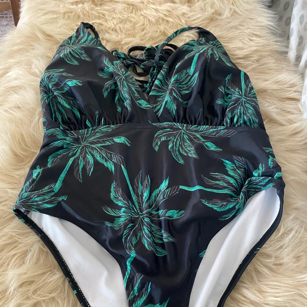 Cupshe swim suit, XL